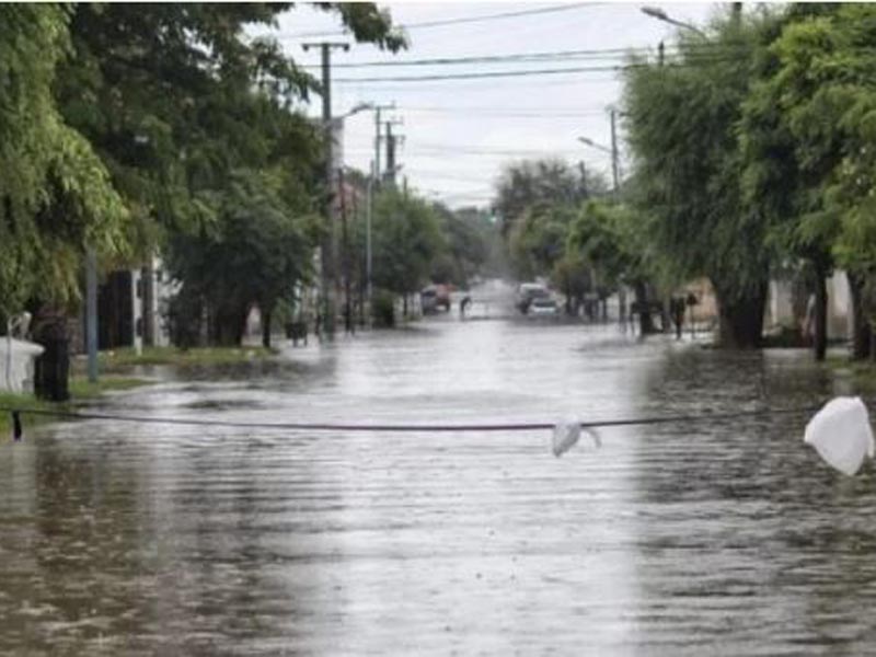 Inundados y evacuados en Mar del Plata