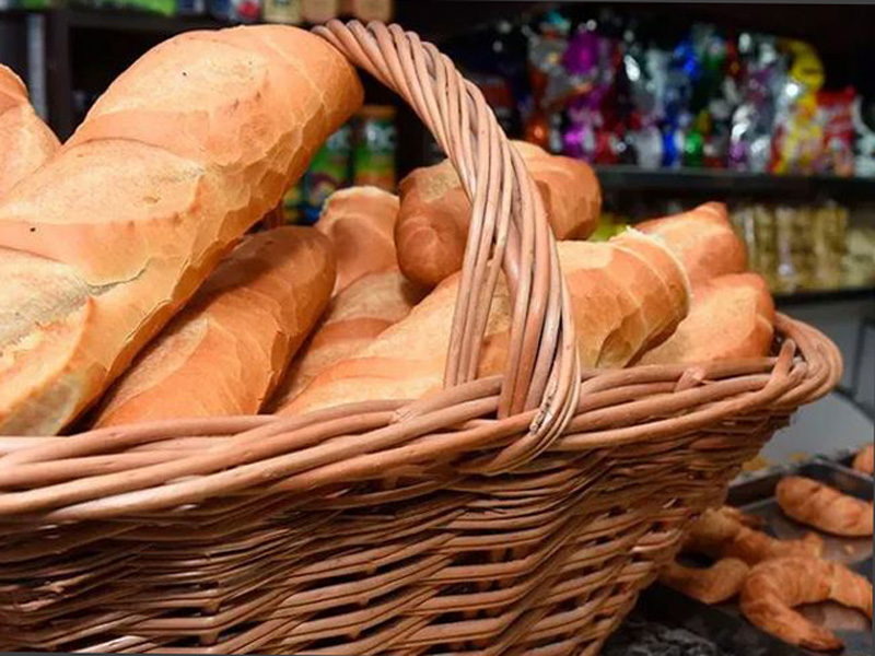 El Gobierno negocia un kilo de pan a precio popular
