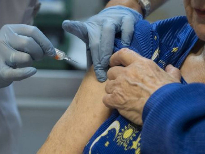 Retoma la vacunación antigripal en los CAPS