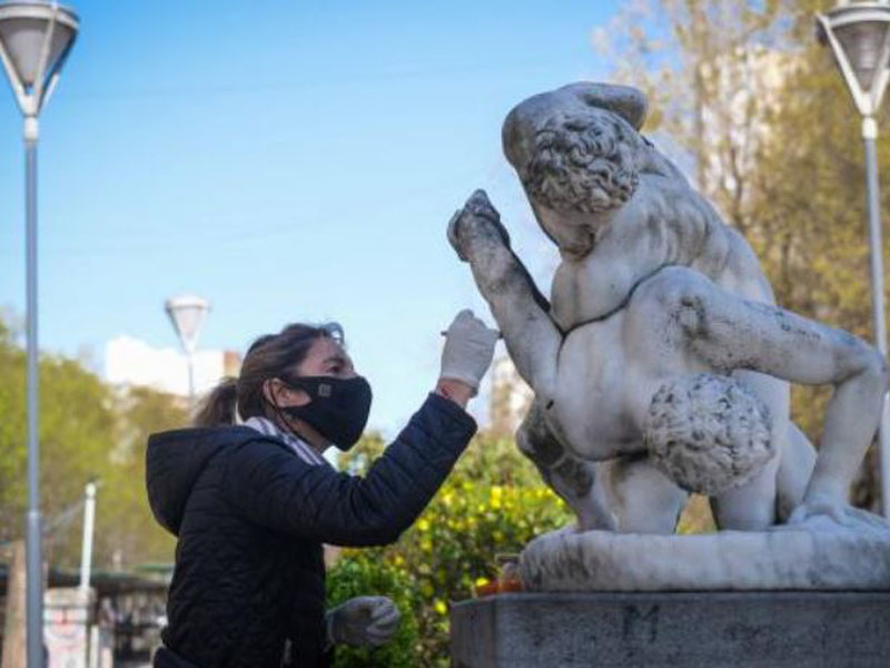 Restauran esculturas del patrimonio histórico de Mar del Plata