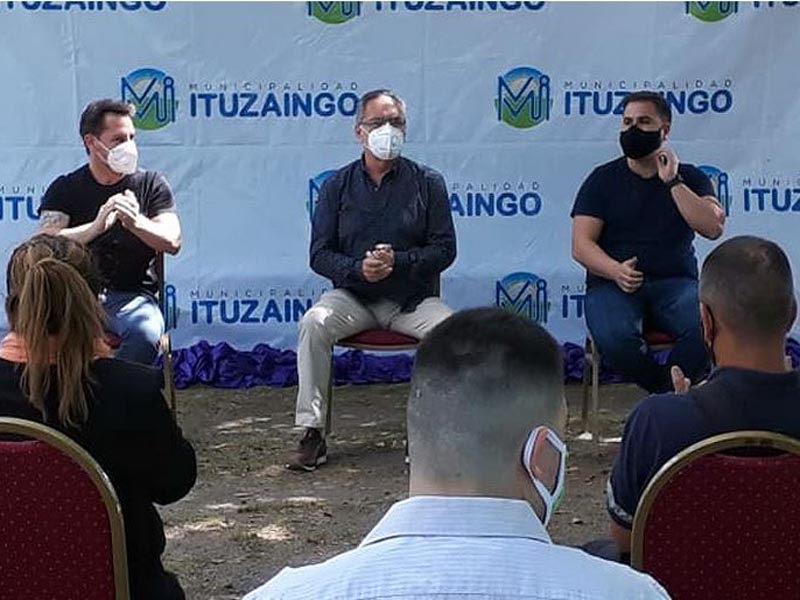 Empleados municipales contratados pasan a planta permanente en Ituzaingó